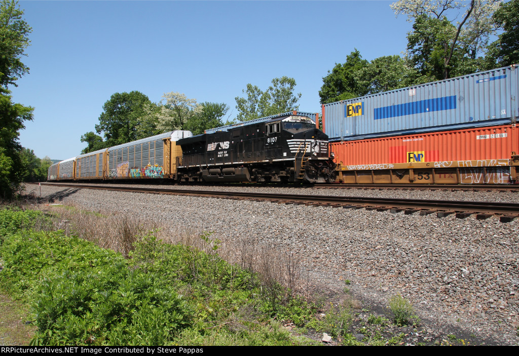 Norfolk Southern train 18N coming through Cove PA